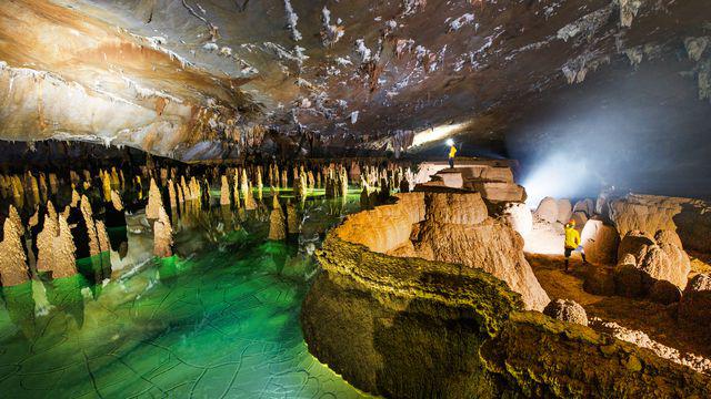 Tour Động Phong Nha -Zipline sông Chày hang Tối