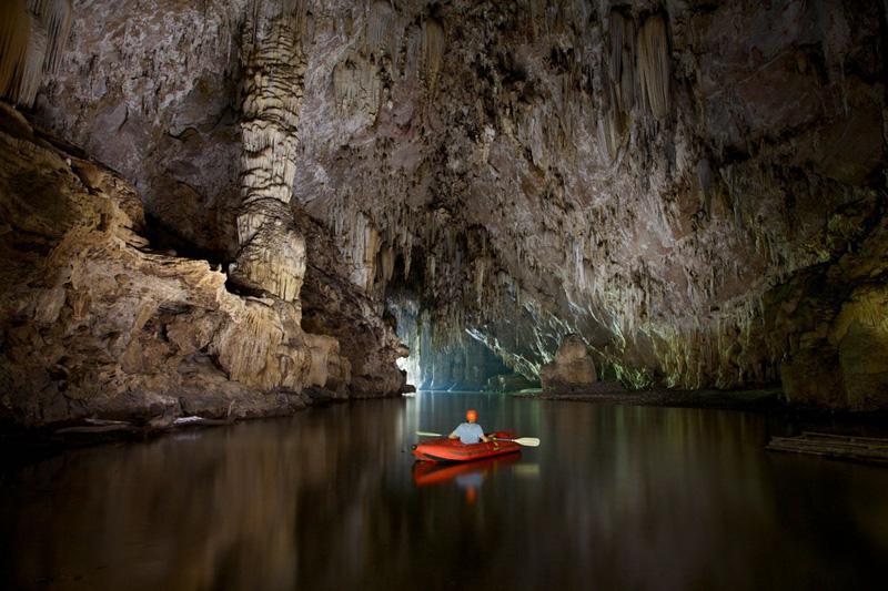 Tour thám hiểm Động Phong Nha 4500m xuyên Sơn Hồ 1 ngày